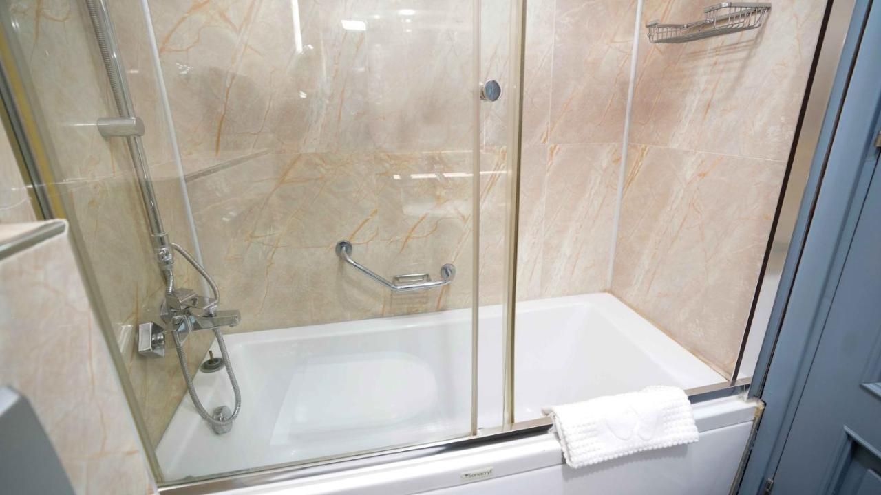Aura Marina Hotel Isztambul Kültér fotó